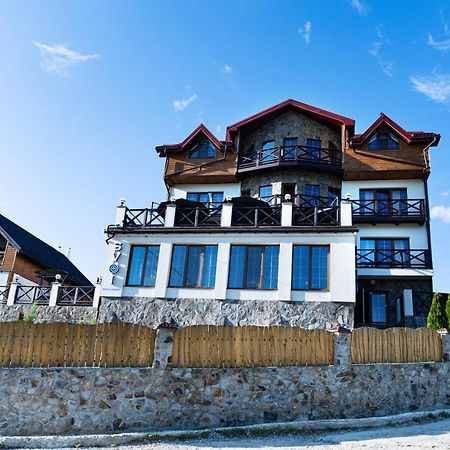 Svoi Hotel ポリャニーツァ エクステリア 写真