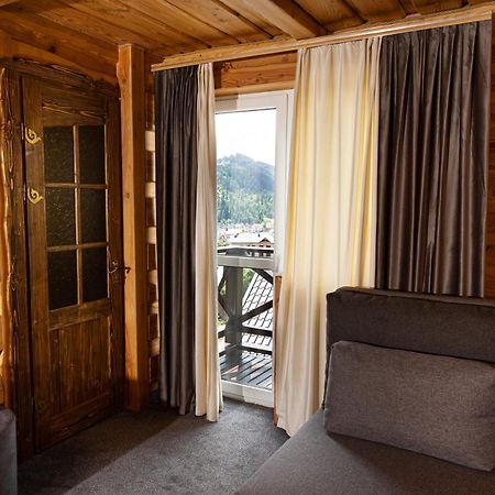 Svoi Hotel ポリャニーツァ エクステリア 写真