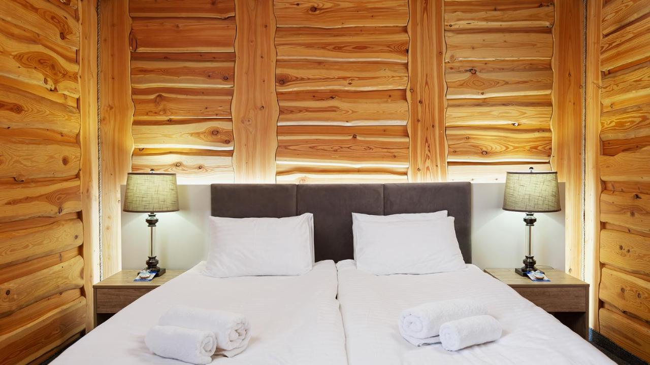Svoi Hotel ポリャニーツァ エクステリア 写真