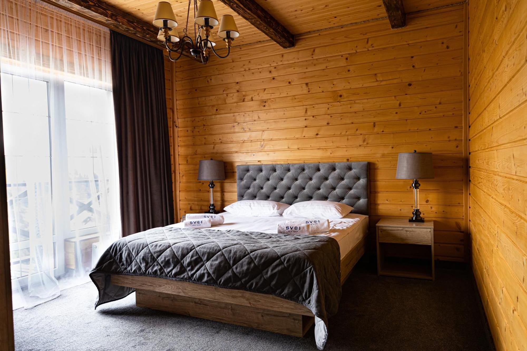 Svoi Hotel ポリャニーツァ エクステリア 写真